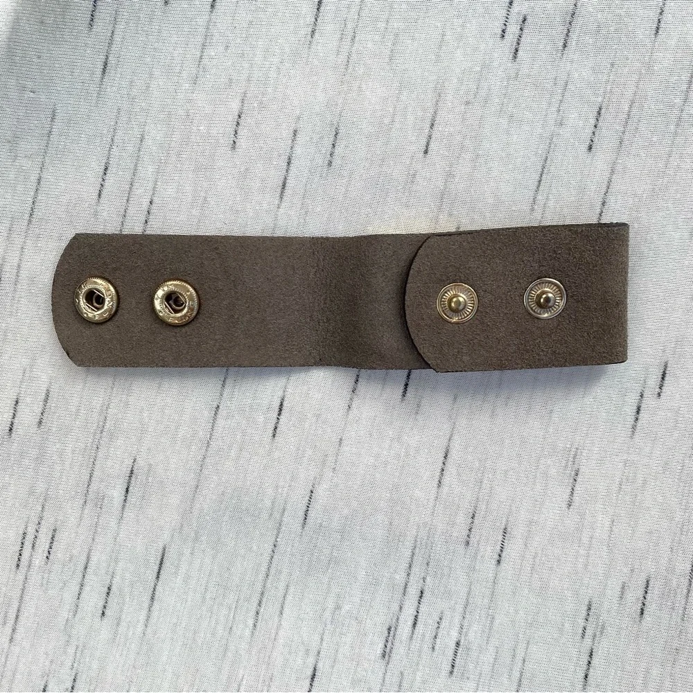 Agate Stone and Raw Suede with Gold Hardware Statement Cuff Bracelet - Picture 4 of 8